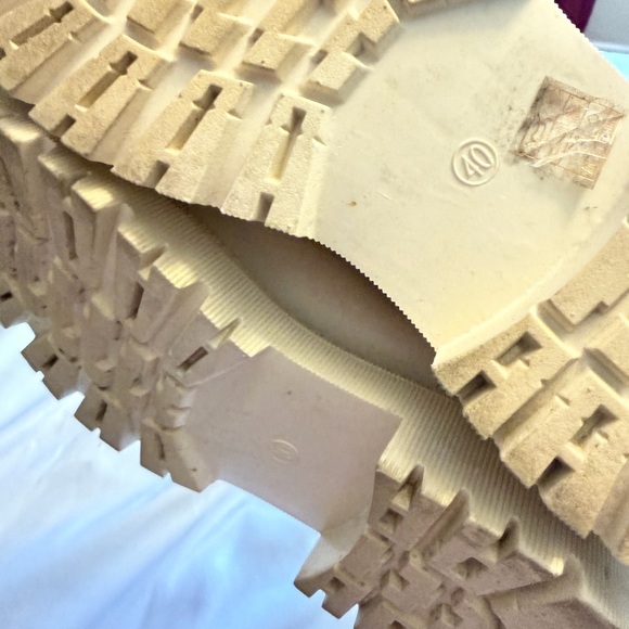 Cream Chunky Combat Boots – Size 40 (US 9) - Picture 5 of 8